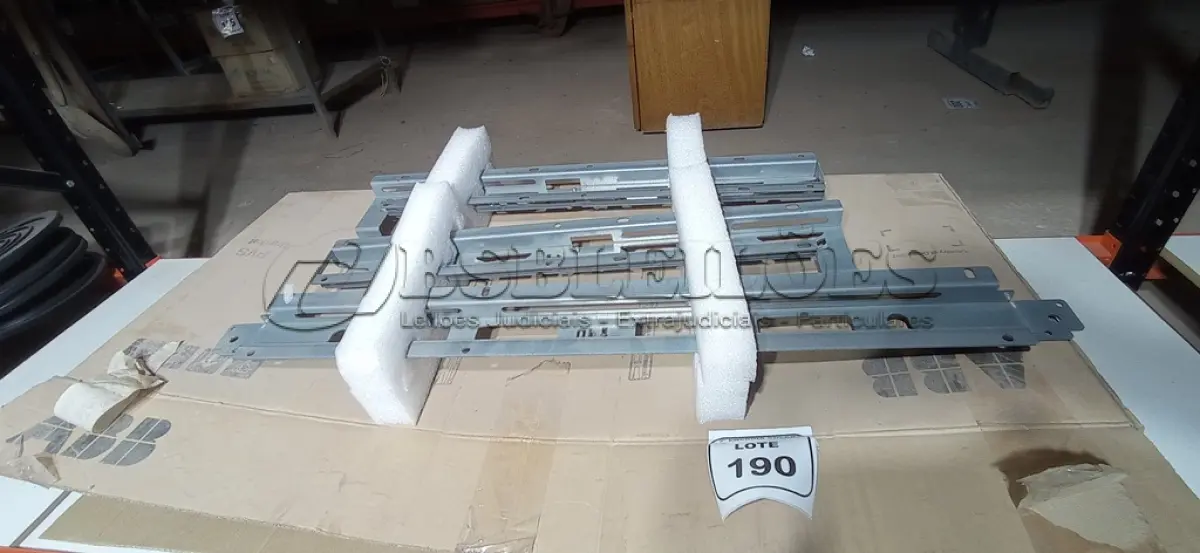 LOTE 190 - 01 SUPORTE PARA MICRO INVERSORA. (NO ESTADO) ATENÇÃO! FAZER A VISITAÇÃO ANTES DE ARREMATAR, NÃO SABEMOS SE FUNCIONA, LEILÃO NÃO TEM GARANTIA E NEM DEVOLUÇÃO, SUJEITO A POSSÍVEIS AVARIAS VISÍVEIS/OCULTAS E/OU AUSÊNCIA DE COMPONENTES.