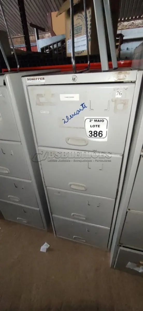 LOTE 386 - 01 ARQUIVO DE AÇO COM 04 GAVETAS. (NO ESTADO) ATENÇÃO! FAZER A VISITAÇÃO ANTES DE ARREMATAR, NÃO SABEMOS SE FUNCIONA, LEILÃO NÃO TEM GARANTIA E NEM DEVOLUÇÃO, SUJEITO A POSSÍVEIS AVARIAS VISÍVEIS/OCULTAS E/OU AUSÊNCIA DE COMPONENTES.