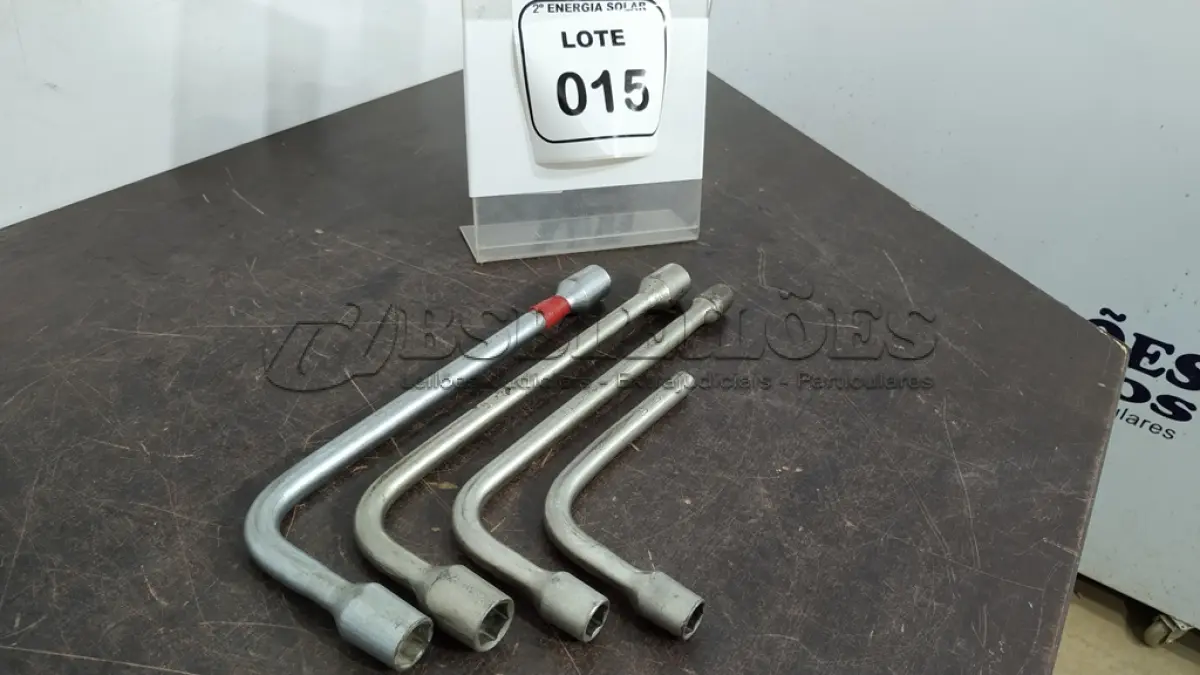 LOTE 015 - 04 CHAVES L Nº13 E 15. (NO ESTADO) ATENÇÃO! FAZER A VISITAÇÃO ANTES DE ARREMATAR, NÃO SABEMOS SE FUNCIONA, LEILÃO NÃO TEM GARANTIA E NEM DEVOLUÇÃO, SUJEITO A POSSÍVEIS AVARIAS VISÍVEIS/OCULTAS E/OU AUSÊNCIA DE COMPONENTES.