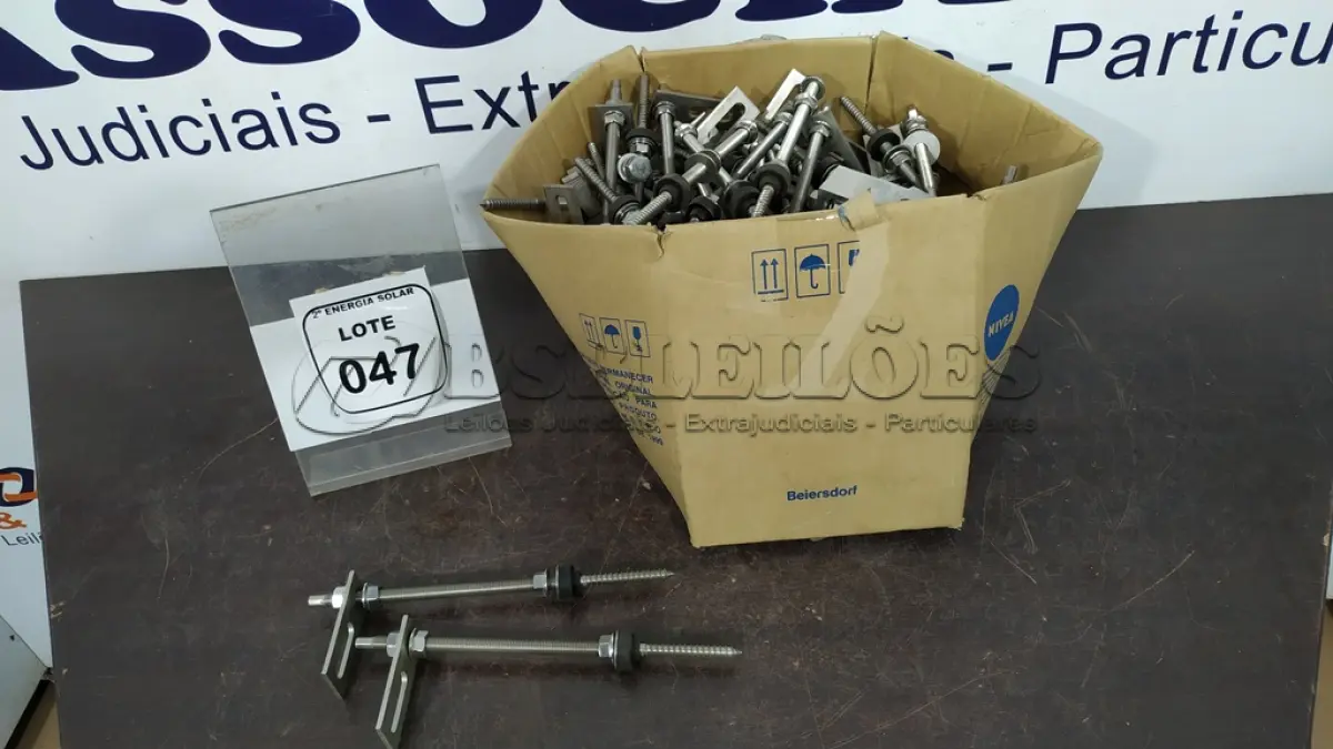 LOTE 047 - 01 CAIXA COM PARAFUSOS DE FIXAÇÃO METÁLICO M10 X 250MM AÇO INOX.  (NO ESTADO) ATENÇÃO! FAZER A VISITAÇÃO ANTES DE ARREMATAR, NÃO SABEMOS SE FUNCIONA, LEILÃO NÃO TEM GARANTIA E NEM DEVOLUÇÃO, SUJEITO A POSSÍVEIS AVARIAS VISÍVEIS/OCULTAS E/OU AUSÊNCIA DE COMPONENTES.