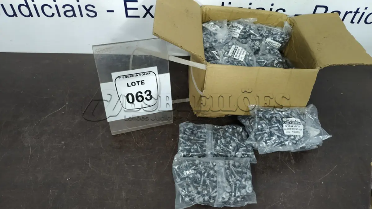 LOTE 063 - 01 CAIXA COM PARAFUSOS SEXTAVADOS AUTO BROCANTE 5.5X25. (NO ESTADO) ATENÇÃO! FAZER A VISITAÇÃO ANTES DE ARREMATAR, NÃO SABEMOS SE FUNCIONA, LEILÃO NÃO TEM GARANTIA E NEM DEVOLUÇÃO, SUJEITO A POSSÍVEIS AVARIAS VISÍVEIS/OCULTAS E/OU AUSÊNCIA DE COMPONENTES.