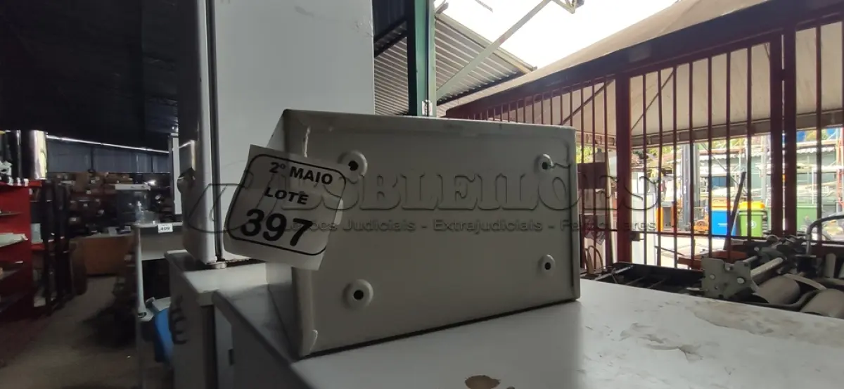 LOTE 397 - 01 COFRE DIGITAL. (NO ESTADO) ATENÇÃO! FAZER A VISITAÇÃO ANTES DE ARREMATAR, NÃO SABEMOS SE FUNCIONA, LEILÃO NÃO TEM GARANTIA E NEM DEVOLUÇÃO, SUJEITO A POSSÍVEIS AVARIAS VISÍVEIS/OCULTAS E/OU AUSÊNCIA DE COMPONENTES.