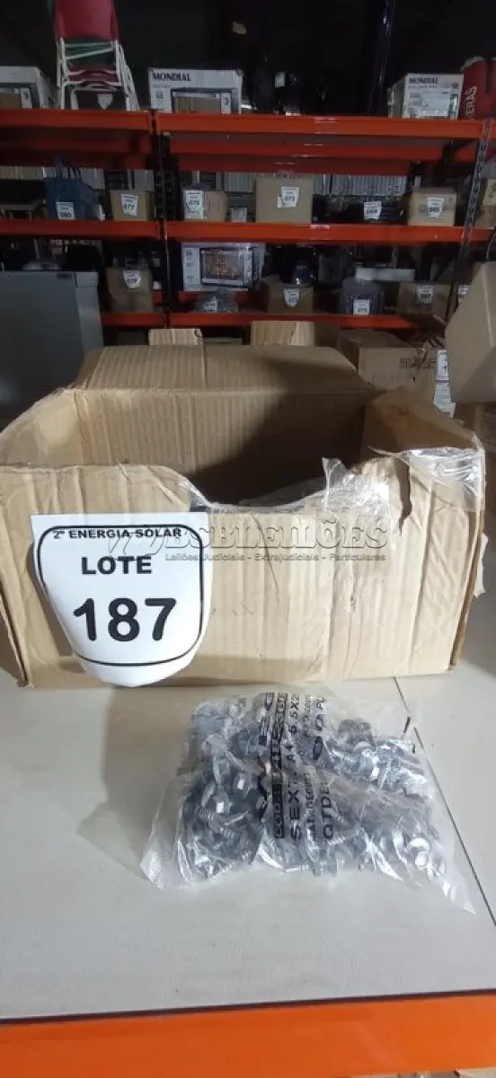 LOTE 187 - 01 CAIXA COM PARAFUSOS SEXTAVADOS AUTO BROCANTE 5.5X25. (NO ESTADO) ATENÇÃO! FAZER A VISITAÇÃO ANTES DE ARREMATAR, NÃO SABEMOS SE FUNCIONA, LEILÃO NÃO TEM GARANTIA E NEM DEVOLUÇÃO, SUJEITO A POSSÍVEIS AVARIAS VISÍVEIS/OCULTAS E/OU AUSÊNCIA DE COMPONENTES.