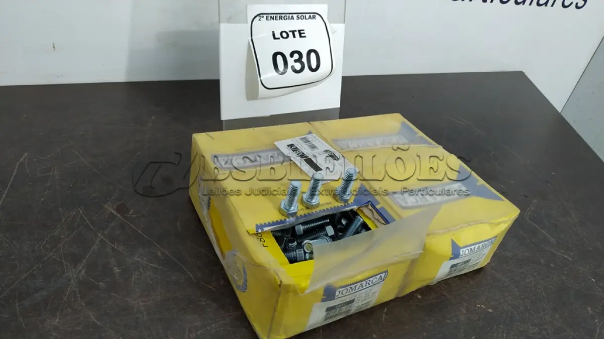 LOTE 030 - 04 CAIXAS COM PARAFUSOS SEXTAVADOS 3/8X1. (NO ESTADO) ATENÇÃO! FAZER A VISITAÇÃO ANTES DE ARREMATAR, NÃO SABEMOS SE FUNCIONA, LEILÃO NÃO TEM GARANTIA E NEM DEVOLUÇÃO, SUJEITO A POSSÍVEIS AVARIAS VISÍVEIS/OCULTAS E/OU AUSÊNCIA DE COMPONENTES.