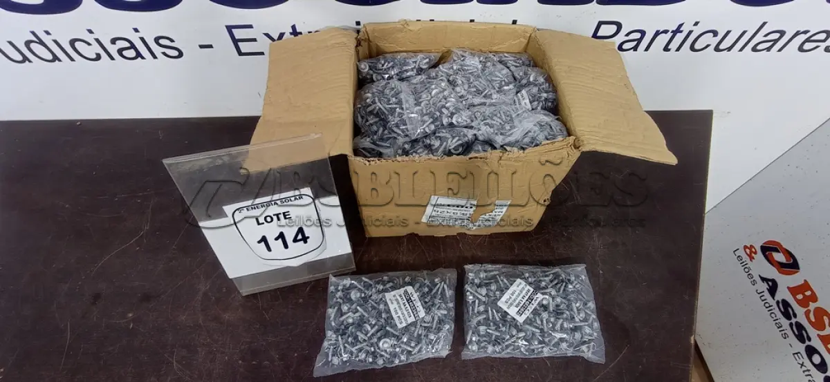 LOTE 114 - 01 CAIXA COM PARAFUSOS SEXTAVADOS AUTO BROCANTE 5.5X25. (NO ESTADO) ATENÇÃO! FAZER A VISITAÇÃO ANTES DE ARREMATAR, NÃO SABEMOS SE FUNCIONA, LEILÃO NÃO TEM GARANTIA E NEM DEVOLUÇÃO, SUJEITO A POSSÍVEIS AVARIAS VISÍVEIS/OCULTAS E/OU AUSÊNCIA DE COMPONENTES.