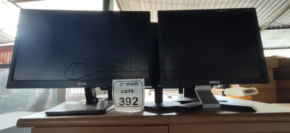LOTE 392 - 07 MONITORES DE MARCAS E MODELOS DIVERSOS. (NO ESTADO) ATENÇÃO! FAZER A VISITAÇÃO ANTES DE ARREMATAR, NÃO SABEMOS SE FUNCIONA, LEILÃO NÃO TEM GARANTIA E NEM DEVOLUÇÃO, SUJEITO A POSSÍVEIS AVARIAS VISÍVEIS/OCULTAS E/OU AUSÊNCIA DE COMPONENTES.
