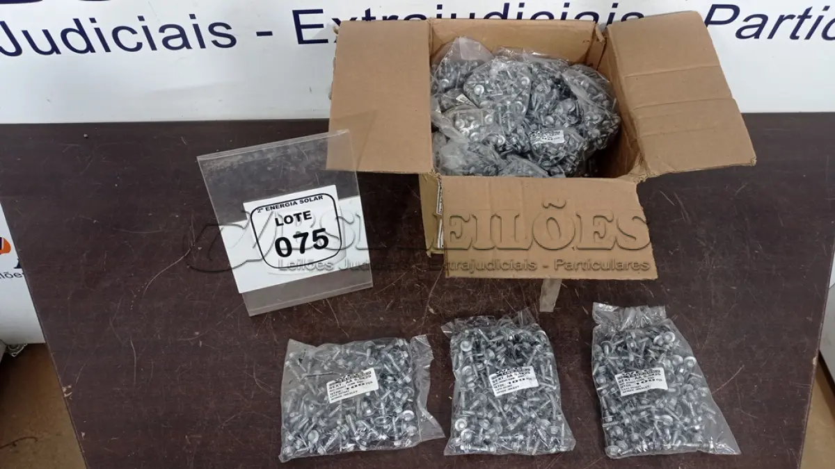 LOTE 075 - 01 CAIXA COM PARAFUSOS SEXTAVADOS AUTO BROCANTE 5.5X25. (NO ESTADO) ATENÇÃO! FAZER A VISITAÇÃO ANTES DE ARREMATAR, NÃO SABEMOS SE FUNCIONA, LEILÃO NÃO TEM GARANTIA E NEM DEVOLUÇÃO, SUJEITO A POSSÍVEIS AVARIAS VISÍVEIS/OCULTAS E/OU AUSÊNCIA DE COMPONENTES.
