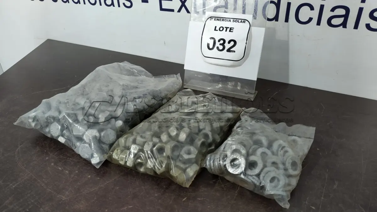 LOTE 032 - 01 CAIXA COM KIT FIXADOR ½. (NO ESTADO) ATENÇÃO! FAZER A VISITAÇÃO ANTES DE ARREMATAR, NÃO SABEMOS SE FUNCIONA, LEILÃO NÃO TEM GARANTIA E NEM DEVOLUÇÃO, SUJEITO A POSSÍVEIS AVARIAS VISÍVEIS/OCULTAS E/OU AUSÊNCIA DE COMPONENTES.