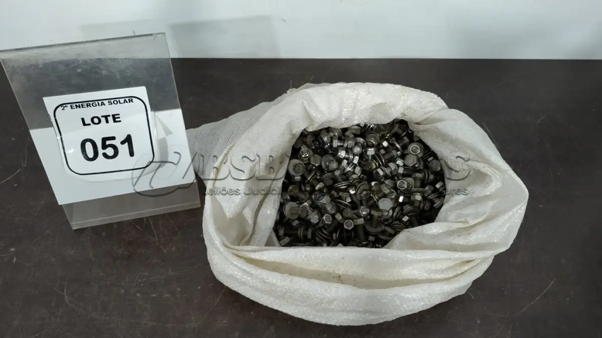LOTE 051 - 01 SACO COM PARAFUSOS SEXTAVADOS COM ARRUELAS E PORCA. (NO ESTADO) ATENÇÃO! FAZER A VISITAÇÃO ANTES DE ARREMATAR, NÃO SABEMOS SE FUNCIONA, LEILÃO NÃO TEM GARANTIA E NEM DEVOLUÇÃO, SUJEITO A POSSÍVEIS AVARIAS VISÍVEIS/OCULTAS E/OU AUSÊNCIA DE COMPONENTES.