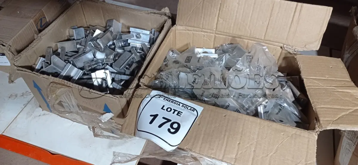 LOTE 179 - 01 CAIXA COM PARAFUSOS SEXTAVADOS AUTO BROCANTE 5.5X25. (NO ESTADO) ATENÇÃO! FAZER A VISITAÇÃO ANTES DE ARREMATAR, NÃO SABEMOS SE FUNCIONA, LEILÃO NÃO TEM GARANTIA E NEM DEVOLUÇÃO, SUJEITO A POSSÍVEIS AVARIAS VISÍVEIS/OCULTAS E/OU AUSÊNCIA DE COMPONENTES.