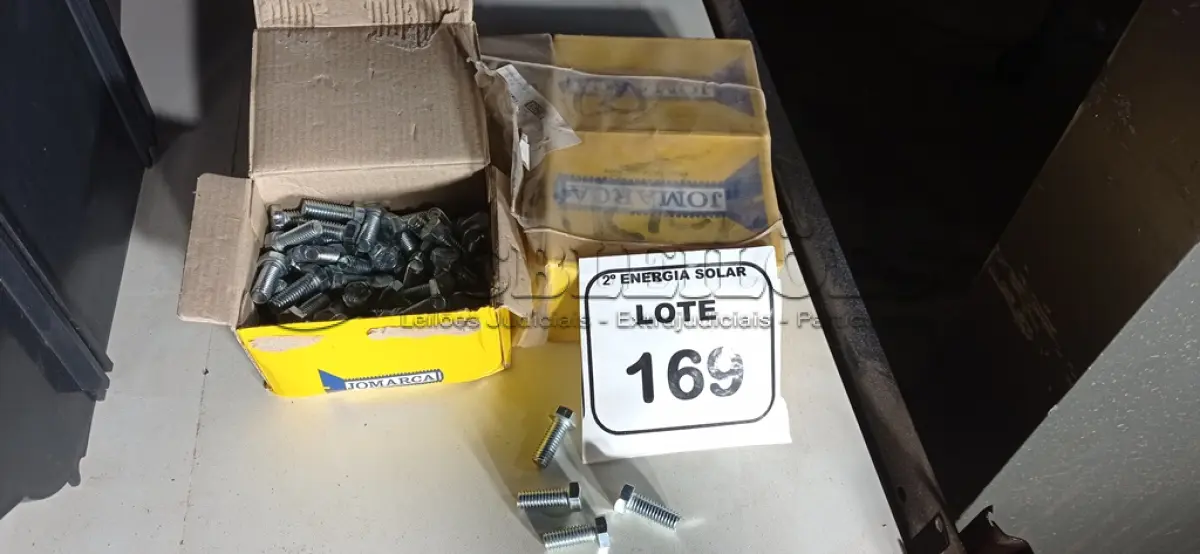 LOTE 169 - 03 CAIXAS COM PARAFUSOS SEXTAVADOS 3/8X1. (NO ESTADO) ATENÇÃO! FAZER A VISITAÇÃO ANTES DE ARREMATAR, NÃO SABEMOS SE FUNCIONA, LEILÃO NÃO TEM GARANTIA E NEM DEVOLUÇÃO, SUJEITO A POSSÍVEIS AVARIAS VISÍVEIS/OCULTAS E/OU AUSÊNCIA DE COMPONENTES.