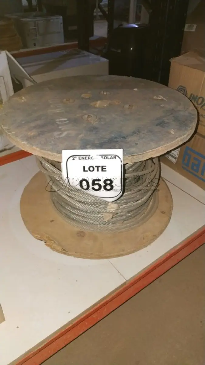 LOTE 058 - 01 CARRETEL COM CABO DE AÇO. (NO ESTADO) ATENÇÃO! FAZER A VISITAÇÃO ANTES DE ARREMATAR, NÃO SABEMOS SE FUNCIONA, LEILÃO NÃO TEM GARANTIA E NEM DEVOLUÇÃO, SUJEITO A POSSÍVEIS AVARIAS VISÍVEIS/OCULTAS E/OU 