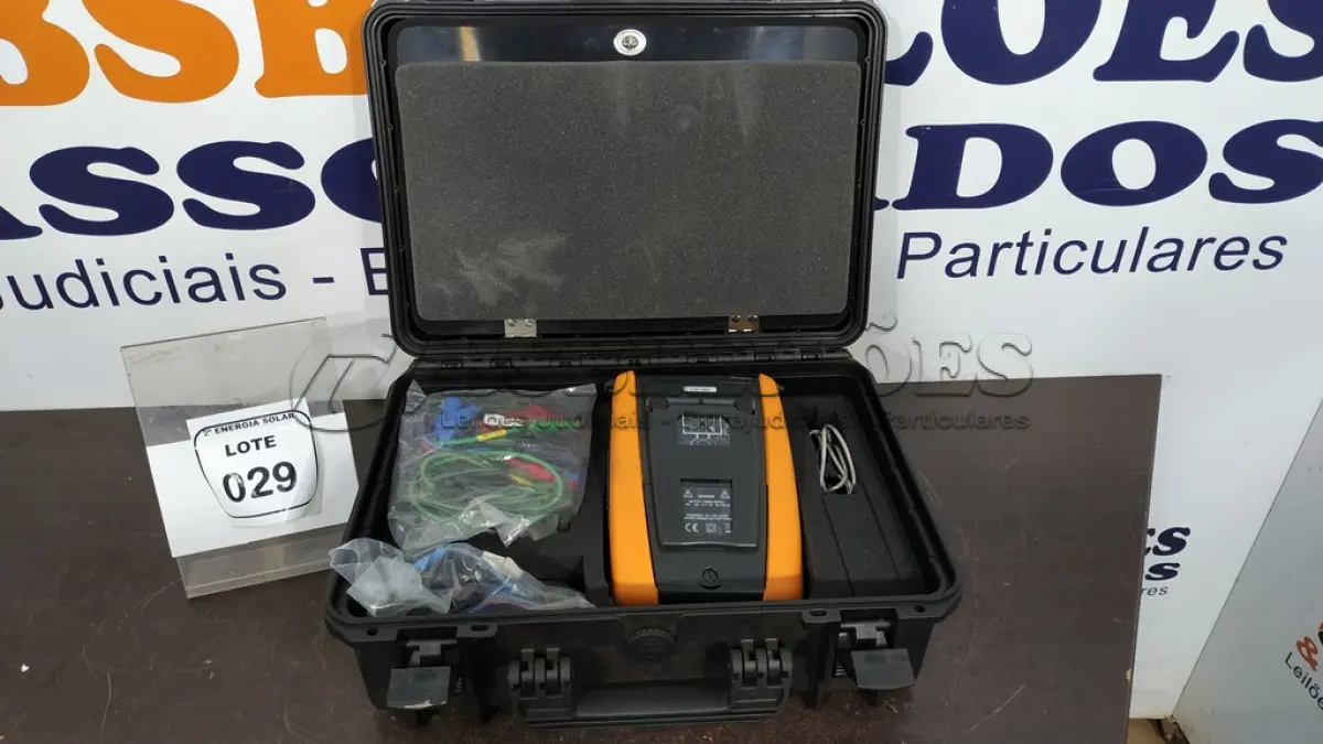 LOTE 029 - 01 TRAÇADOR CURVA IV 500W 1500V MARCA HT. (NO ESTADO) ATENÇÃO! FAZER A VISITAÇÃO ANTES DE ARREMATAR, NÃO SABEMOS SE FUNCIONA, LEILÃO NÃO TEM GARANTIA E NEM DEVOLUÇÃO, SUJEITO A POSSÍVEIS AVARIAS VISÍVEIS/OCULTAS
