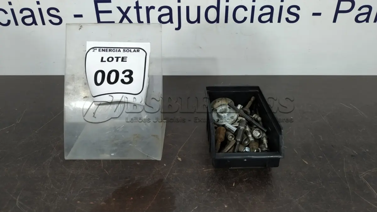 LOTE 003 - 01 CAIXA COM CHAVE PARA MANDRIL E CHAVES MAGNÉTICAS DIVERSAS. (NO ESTADO) ATENÇÃO! FAZER A VISITAÇÃO ANTES DE ARREMATAR, NÃO SABEMOS SE FUNCIONA, LEILÃO NÃO TEM GARANTIA E NEM DEVOLUÇÃO, SUJEITO A POSSÍVEIS AVARIAS VISÍVEIS/OCULTAS E/OU AUSÊNCIA DE COMPONENTES.