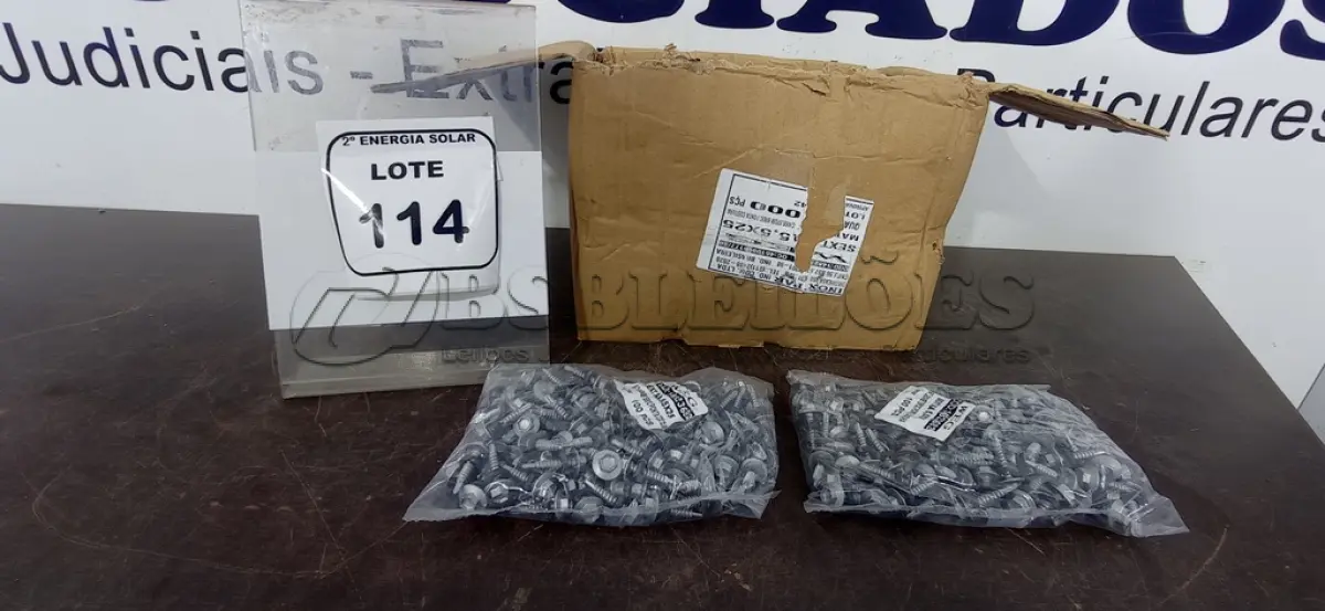 LOTE 114 - 01 CAIXA COM PARAFUSOS SEXTAVADOS AUTO BROCANTE 5.5X25. (NO ESTADO) ATENÇÃO! FAZER A VISITAÇÃO ANTES DE ARREMATAR, NÃO SABEMOS SE FUNCIONA, LEILÃO NÃO TEM GARANTIA E NEM DEVOLUÇÃO, SUJEITO A POSSÍVEIS AVARIAS VISÍVEIS/OCULTAS E/OU AUSÊNCIA DE COMPONENTES.