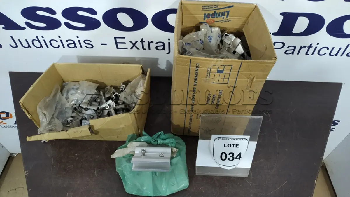 LOTE 034 - 01 CAIXA COM TERMINAIS INTERMEDIÁRIOS. (NO ESTADO) ATENÇÃO! FAZER A VISITAÇÃO ANTES DE ARREMATAR, NÃO SABEMOS SE FUNCIONA, LEILÃO NÃO TEM GARANTIA E NEM DEVOLUÇÃO, SUJEITO A POSSÍVEIS AVARIAS VISÍVEIS/OCULTAS E/OU AUSÊNCIA DE COMPONENTES.