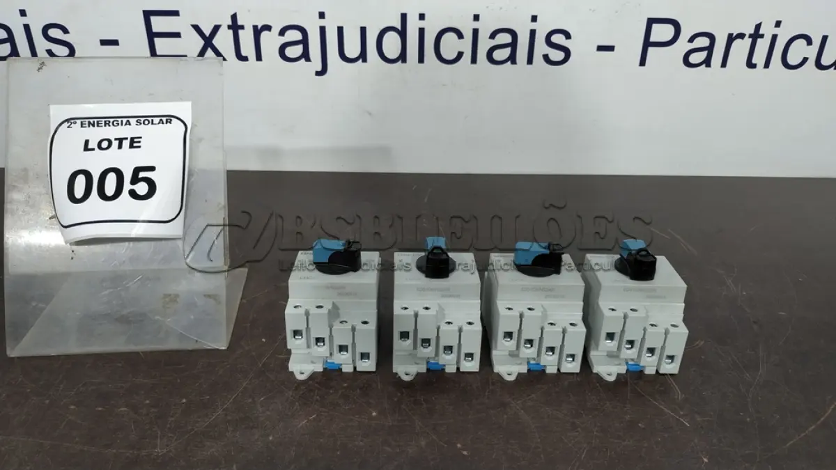 LOTE 005 - 04 INTERRUPTORES SECCIONADOR DC FINCCY TON. (NO ESTADO) ATENÇÃO! FAZER A VISITAÇÃO ANTES DE ARREMATAR, NÃO SABEMOS SE FUNCIONA, LEILÃO NÃO TEM GARANTIA E NEM DEVOLUÇÃO, SUJEITO A POSSÍVEIS AVARIAS VISÍVEIS/OCULTAS E/OU AUSÊNCIA DE COMPONENTES.