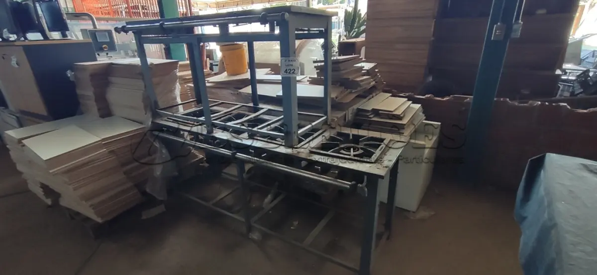 LOTE 422 - 01 FOGÃO INDUSTRIAL E 01 BASE DE FOGÃO INDUSTRIAL. (NO ESTADO) ATENÇÃO! FAZER A VISITAÇÃO ANTES DE ARREMATAR, NÃO SABEMOS SE FUNCIONA, LEILÃO NÃO TEM GARANTIA E NEM DEVOLUÇÃO, SUJEITO A POSSÍVEIS AVARIAS VISÍVEIS/OCULTAS E/OU AUSÊNCIA DE COMPONENTES.