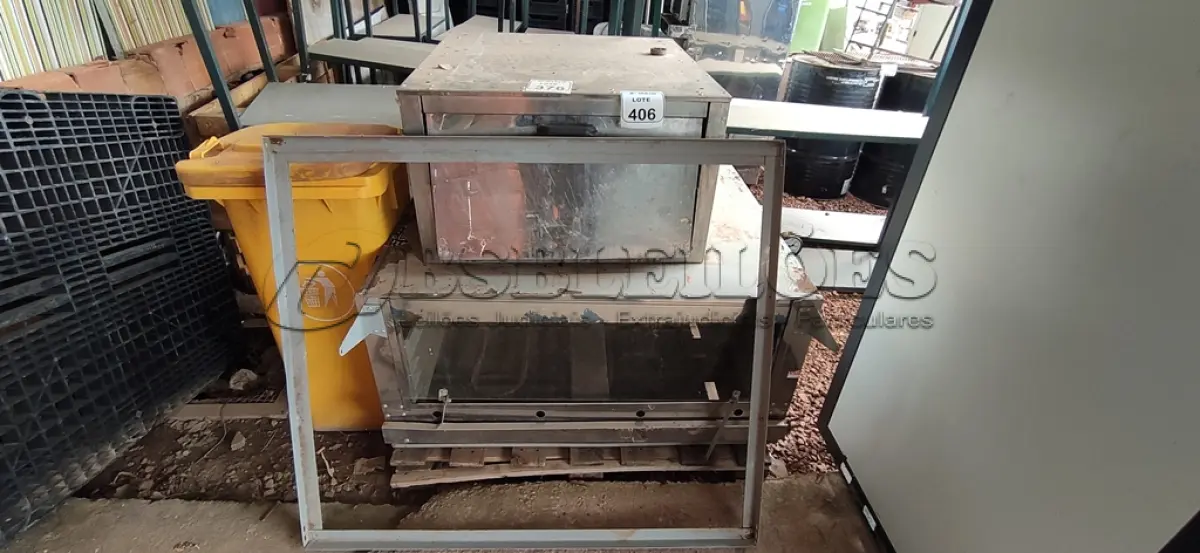 LOTE 406 - 02 FORNOS INDUSTRIAIS INCOMPLETOS. (NO ESTADO) ATENÇÃO! FAZER A VISITAÇÃO ANTES DE ARREMATAR, NÃO SABEMOS SE FUNCIONA, LEILÃO NÃO TEM GARANTIA E NEM DEVOLUÇÃO, SUJEITO A POSSÍVEIS AVARIAS VISÍVEIS/OCULTAS E/OU AUSÊNCIA DE COMPONENTES.