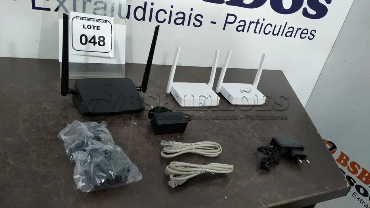 LOTE 048 - 03 ROTEADORES. (NO ESTADO) ATENÇÃO! FAZER A VISITAÇÃO ANTES DE ARREMATAR, NÃO SABEMOS SE FUNCIONA, LEILÃO NÃO TEM GARANTIA E NEM DEVOLUÇÃO, SUJEITO A POSSÍVEIS AVARIAS VISÍVEIS/OCULTAS E/OU AUSÊNCIA DE COMPONENTES.