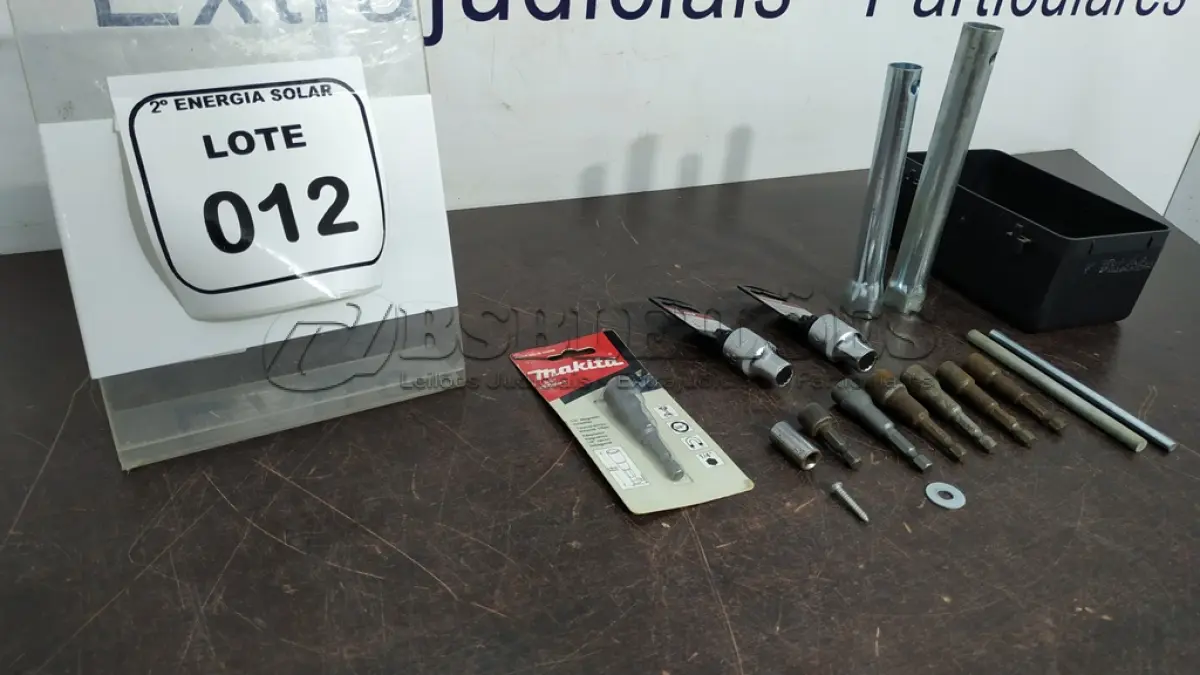 LOTE 012 - 02 CHAVES DE VELA, 02 BITS 3/8 E 02 CACHIMBOS N*10. (NO ESTADO) ATENÇÃO! FAZER A VISITAÇÃO ANTES DE ARREMATAR, NÃO SABEMOS SE FUNCIONA, LEILÃO NÃO TEM GARANTIA E NEM DEVOLUÇÃO, SUJEITO A POSSÍVEIS AVARIAS VISÍVEIS/OCULTAS E/OU AUSÊNCIA DE COMPONENTES.