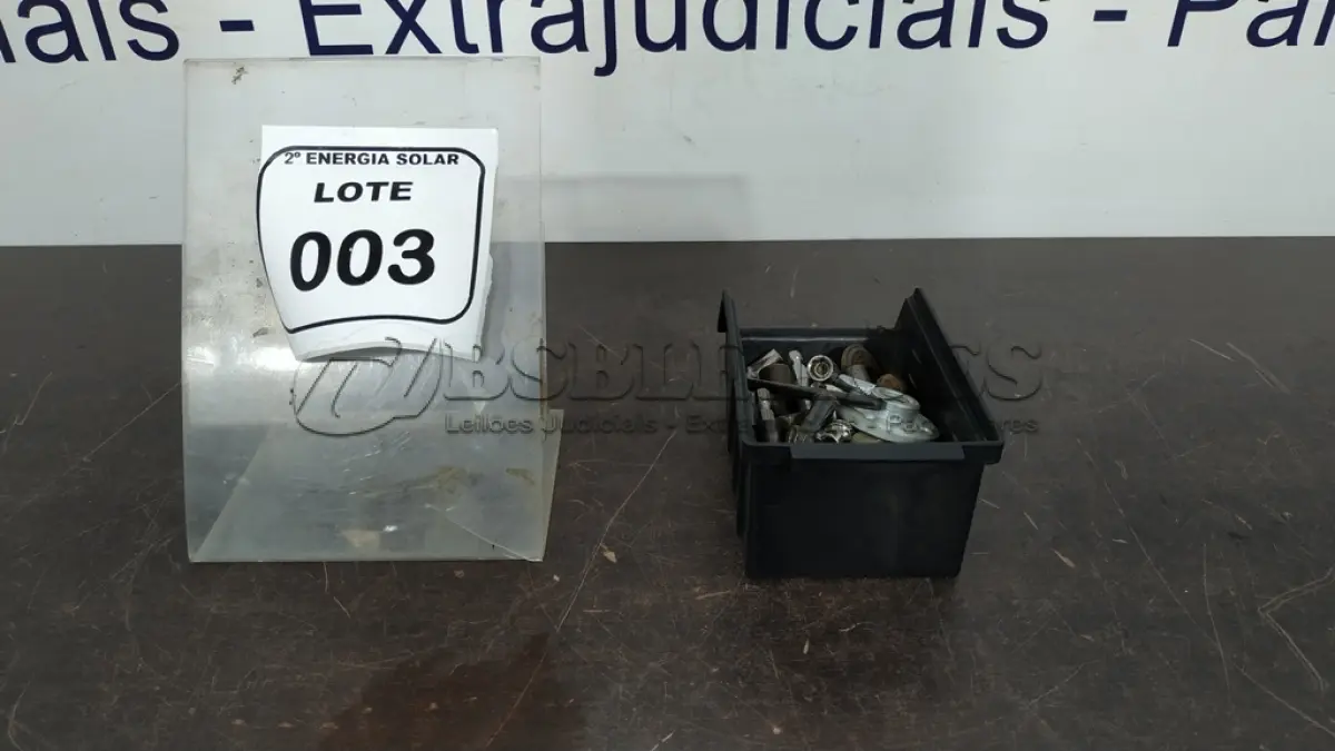 LOTE 003 - 01 CAIXA COM CHAVE PARA MANDRIL E CHAVES MAGNÉTICAS DIVERSAS. (NO ESTADO) ATENÇÃO! FAZER A VISITAÇÃO ANTES DE ARREMATAR, NÃO SABEMOS SE FUNCIONA, LEILÃO NÃO TEM GARANTIA E NEM DEVOLUÇÃO, SUJEITO A POSSÍVEIS AVARIAS VISÍVEIS/OCULTAS E/OU AUSÊNCIA DE COMPONENTES.