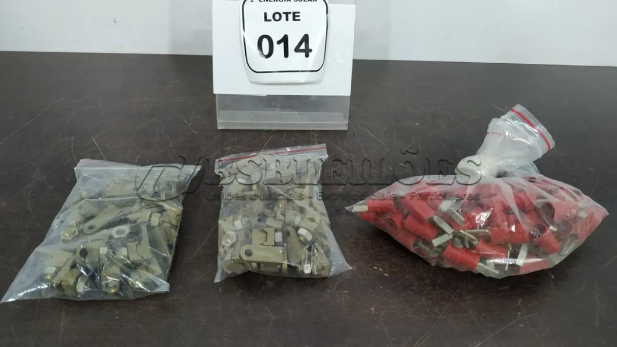 LOTE 014 - 01 LOTE COM TERMINAIS PARA CABOS. (NO ESTADO) ATENÇÃO! FAZER A VISITAÇÃO ANTES DE ARREMATAR, NÃO SABEMOS SE FUNCIONA, LEILÃO NÃO TEM GARANTIA E NEM DEVOLUÇÃO, SUJEITO A POSSÍVEIS AVARIAS VISÍVEIS/OCULTAS E/OU AUSÊNCIA DE COMPONENTES.