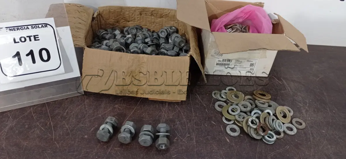 LOTE 110 - 01 CAIXA COM ARRUELAS DE AÇO E 01 CAIXA COM PARAFUSOS SEXTAVADOS. (NO ESTADO) ATENÇÃO! FAZER A VISITAÇÃO ANTES DE ARREMATAR, NÃO SABEMOS SE FUNCIONA, LEILÃO NÃO TEM GARANTIA E NEM DEVOLUÇÃO, SUJEITO A POSSÍVEIS AVARIAS VISÍVEIS/OCULTAS E/OU AUSÊNCIA DE COMPONENTES.