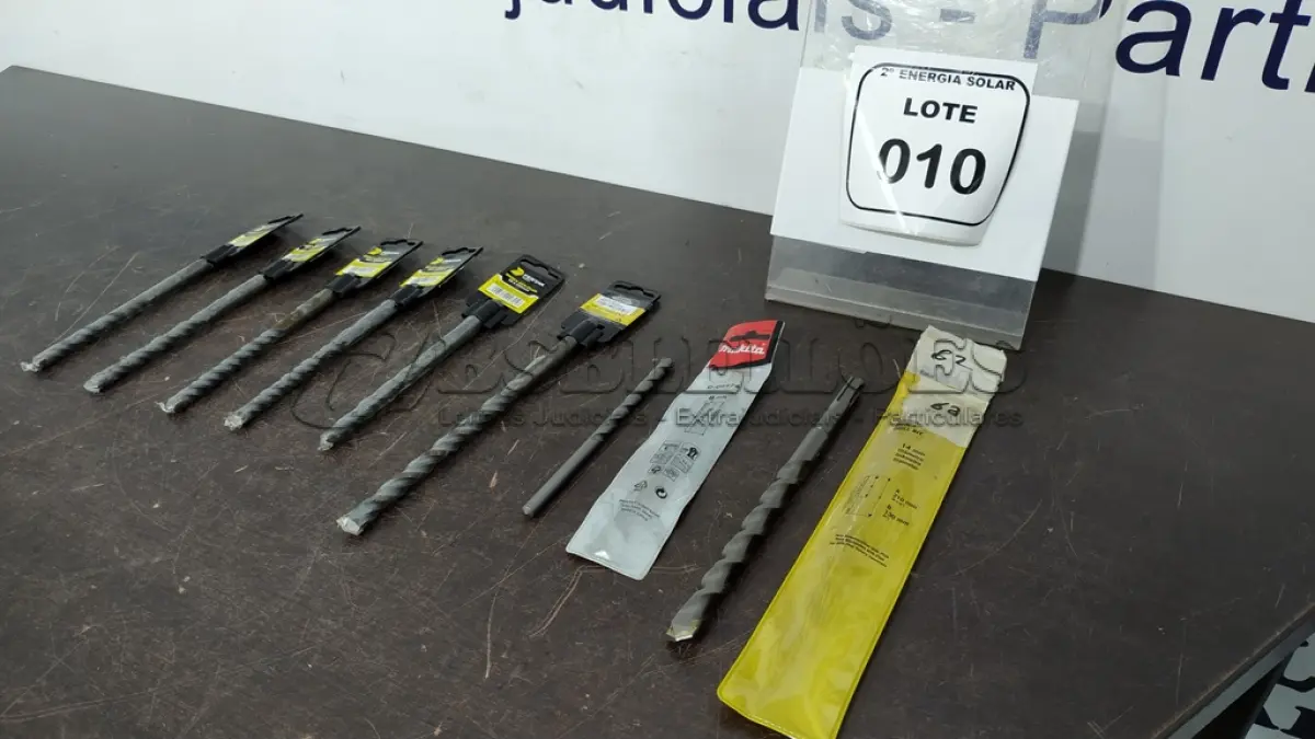 LOTE 010 - 05 BROCAS SDS-PLUS 10X160MM DE VIDA E 01 BROCA SDS-PLUS 12X210MM DE VIDA, 01 BROCA DE VIDA 8MM E 01 BROCA DE 14MM. (NO ESTADO) ATENÇÃO! FAZER A VISITAÇÃO ANTES DE ARREMATAR, NÃO SABEMOS SE FUNCIONA, LEILÃO NÃO TEM GARANTIA E NEM DEVOLUÇÃO, SUJEITO A POSSÍVEIS AVARIAS VISÍVEIS/OCULTAS E/OU AUSÊNCIA DE COMPONENTES.