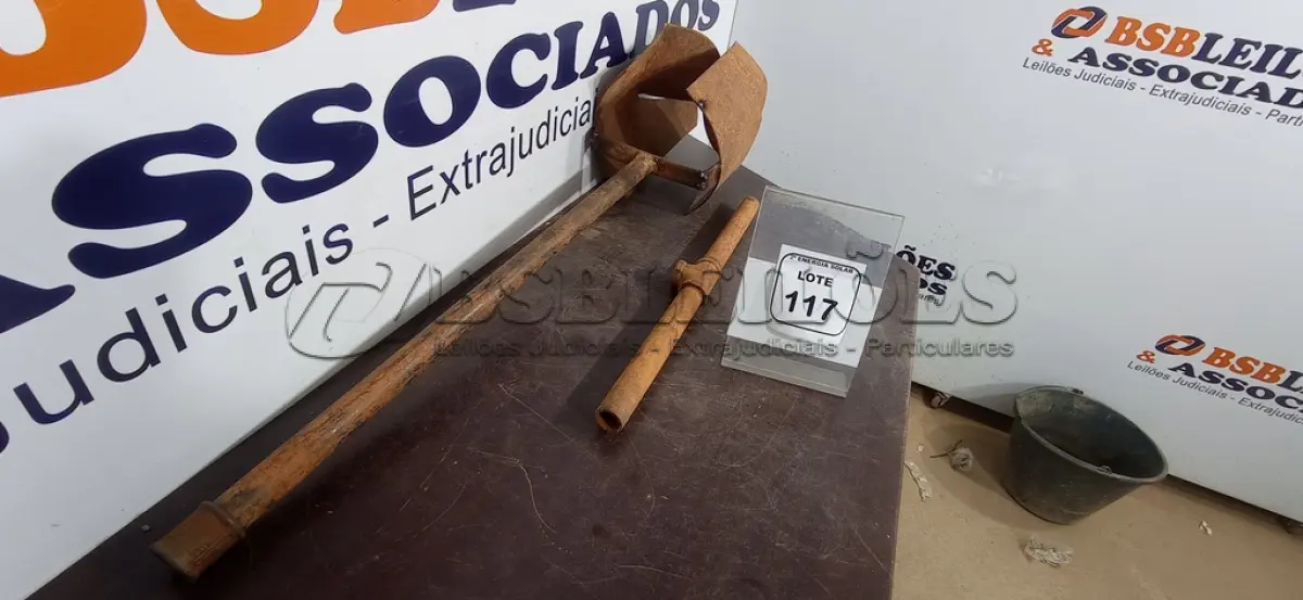 LOTE 117 - 01 TRADO MANUAL. (NO ESTADO) ATENÇÃO! FAZER A VISITAÇÃO ANTES DE ARREMATAR, NÃO SABEMOS SE FUNCIONA, LEILÃO NÃO TEM GARANTIA E NEM DEVOLUÇÃO, SUJEITO A POSSÍVEIS AVARIAS VISÍVEIS/OCULTAS E/OU AUSÊNCIA DE COMPONENTES.