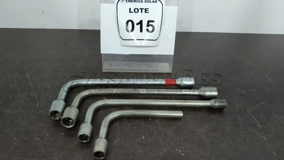 LOTE 015 - 04 CHAVES L Nº13 E 15. (NO ESTADO) ATENÇÃO! FAZER A VISITAÇÃO ANTES DE ARREMATAR, NÃO SABEMOS SE FUNCIONA, LEILÃO NÃO TEM GARANTIA E NEM DEVOLUÇÃO, SUJEITO A POSSÍVEIS AVARIAS VISÍVEIS/OCULTAS E/OU AUSÊNCIA DE COMPONENTES.