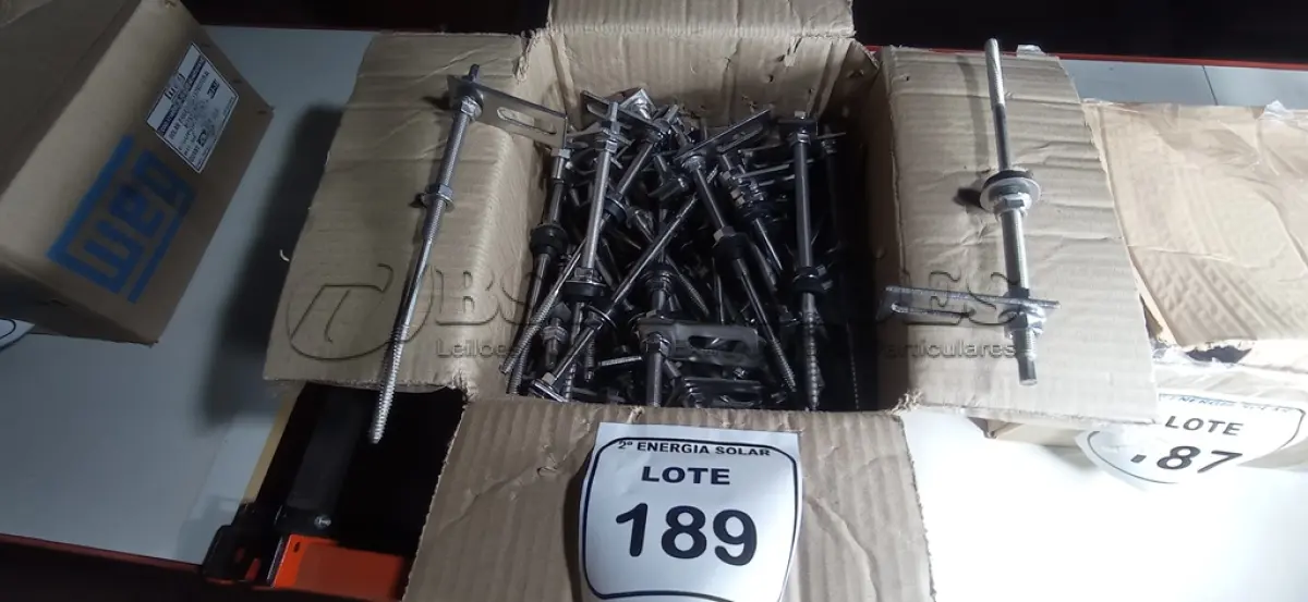 LOTE 189 - 01 CAIXA COM PARAFUSOS DE FIXAÇÃO METÁLICO M10 X 250MM AÇO INOX.  (NO ESTADO) ATENÇÃO! FAZER A VISITAÇÃO ANTES DE ARREMATAR, NÃO SABEMOS SE FUNCIONA, LEILÃO NÃO TEM GARANTIA E NEM DEVOLUÇÃO, SUJEITO A POSSÍVEIS AVARIAS VISÍVEIS/OCULTAS E/OU AUSÊNCIA DE COMPONENTES.