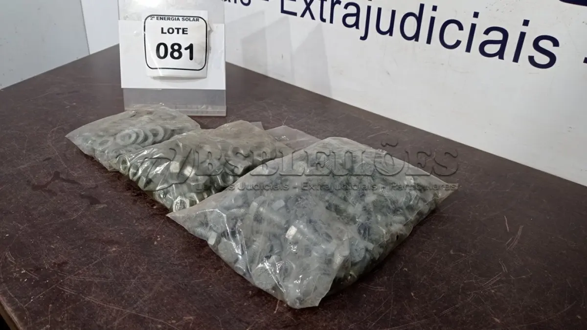 LOTE 081 - 01 CAIXA COM KIT FIXADOR ½. (NO ESTADO) ATENÇÃO! FAZER A VISITAÇÃO ANTES DE ARREMATAR, NÃO SABEMOS SE FUNCIONA, LEILÃO NÃO TEM GARANTIA E NEM DEVOLUÇÃO, SUJEITO A POSSÍVEIS AVARIAS VISÍVEIS/OCULTAS E/OU AUSÊNCIA DE COMPONENTES.