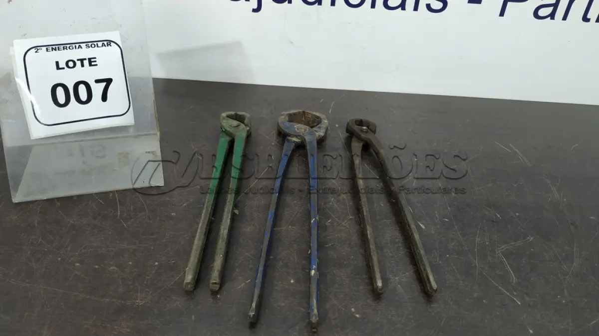 LOTE 007 - 03 TURQUESAS. (NO ESTADO) ATENÇÃO! FAZER A VISITAÇÃO ANTES DE ARREMATAR, NÃO SABEMOS SE FUNCIONA, LEILÃO NÃO TEM GARANTIA E NEM DEVOLUÇÃO, SUJEITO A POSSÍVEIS AVARIAS VISÍVEIS/OCULTAS E/OU AUSÊNCIA DE COMPONENTES.