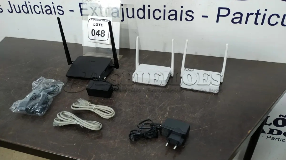 LOTE 048 - 03 ROTEADORES. (NO ESTADO) ATENÇÃO! FAZER A VISITAÇÃO ANTES DE ARREMATAR, NÃO SABEMOS SE FUNCIONA, LEILÃO NÃO TEM GARANTIA E NEM DEVOLUÇÃO, SUJEITO A POSSÍVEIS AVARIAS VISÍVEIS/OCULTAS E/OU AUSÊNCIA DE COMPONENTES.