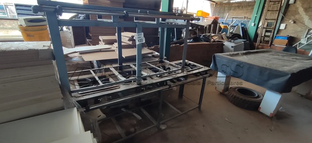 LOTE 422 - 01 FOGÃO INDUSTRIAL E 01 BASE DE FOGÃO INDUSTRIAL. (NO ESTADO) ATENÇÃO! FAZER A VISITAÇÃO ANTES DE ARREMATAR, NÃO SABEMOS SE FUNCIONA, LEILÃO NÃO TEM GARANTIA E NEM DEVOLUÇÃO, SUJEITO A POSSÍVEIS AVARIAS VISÍVEIS/OCULTAS E/OU AUSÊNCIA DE COMPONENTES.