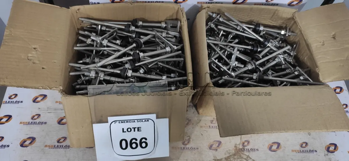 LOTE 066 - 02 CAIXAS COM PARAFUSOS PARA ESTRUTURA METALICA 5/16X250. (NO ESTADO) ATENÇÃO! FAZER A VISITAÇÃO ANTES DE ARREMATAR, NÃO SABEMOS SE FUNCIONA, LEILÃO NÃO TEM GARANTIA E NEM DEVOLUÇÃO, SUJEITO A POSSÍVEIS AVARIAS VISÍVEIS/OCULTAS E/OU AUSÊNCIA DE COMPONENTES.