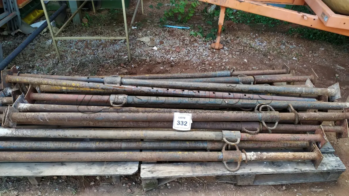 LOTE 332 - 01 LOTE COM 22 ESTACAS DE FERRO. (NO ESTADO) ATENÇÃO! FAZER A VISITAÇÃO ANTES DE ARREMATAR, NÃO SABEMOS SE FUNCIONA, LEILÃO NÃO TEM GARANTIA E NEM DEVOLUÇÃO, SUJEITO A POSSÍVEIS AVARIAS VISÍVEIS/OCULTAS E/OU AUSÊNCIA DE COMPONENTES.