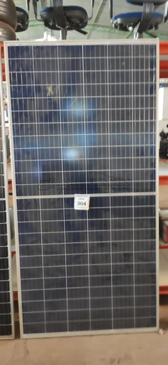 LOTE 304 - 01 MÓDULO SOLAR 340 WATTS RISEN RSM144-6-340P. (NO ESTADO) ATENÇÃO! FAZER A VISITAÇÃO ANTES DE ARREMATAR, NÃO SABEMOS SE FUNCIONA, LEILÃO NÃO TEM GARANTIA E NEM DEVOLUÇÃO, SUJEITO A POSSÍVEIS AVARIAS VISÍVEIS/OCULTAS