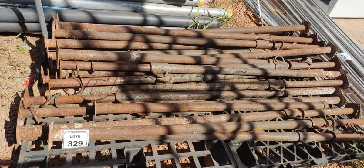 LOTE 329 - 01 LOTE COM 21 ESCORAS DE FERRO. (NO ESTADO) ATENÇÃO! FAZER A VISITAÇÃO ANTES DE ARREMATAR, NÃO SABEMOS SE FUNCIONA, LEILÃO NÃO TEM GARANTIA E NEM DEVOLUÇÃO, SUJEITO A POSSÍVEIS AVARIAS VISÍVEIS/OCULTAS E/OU AUSÊNCIA DE COMPONENTES.