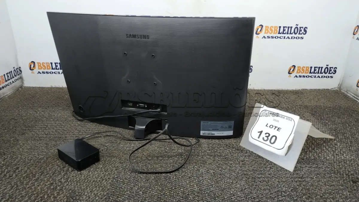 LOTE 130 - 01 MONITOR 24” HDMI TELA CURVA SEM PÉ MARCA SAMSUNG. (NO ESTADO EM QUE SE ENCONTRA. SUJEITO A AVARIAS OCULTAS/VISÍVEIS.) AV9740P