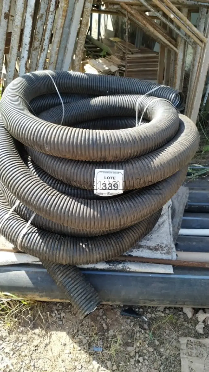 LOTE 339 - 01 LOTE COM MANGUEIRAS CORRUGADAS. (NO ESTADO) ATENÇÃO! FAZER A VISITAÇÃO ANTES DE ARREMATAR, NÃO SABEMOS SE FUNCIONA, LEILÃO NÃO TEM GARANTIA E NEM DEVOLUÇÃO, SUJEITO A POSSÍVEIS AVARIAS VISÍVEIS/OCULTAS E/OU AUSÊNCIA DE COMPONENTES.