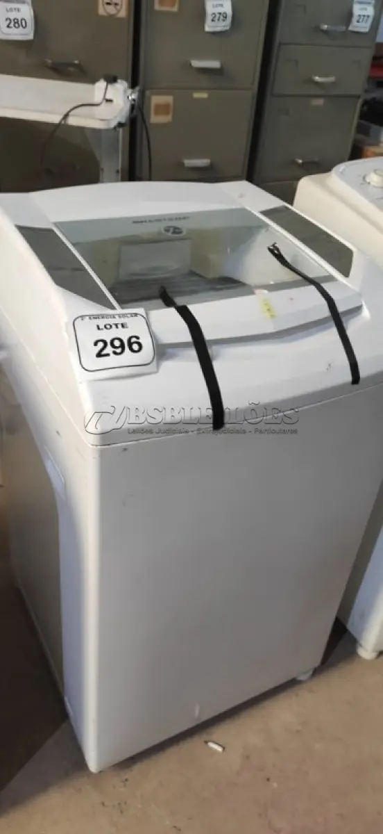 LOTE 296 - 01 MÁQUINA DE LAVAR ROUPAS BRASTEMP 7KG 220 VOLTS. (NO ESTADO) ATENÇÃO! FAZER A VISITAÇÃO ANTES DE ARREMATAR, NÃO SABEMOS SE FUNCIONA, LEILÃO NÃO TEM GARANTIA E NEM DEVOLUÇÃO, SUJEITO A POSSÍVEIS AVARIAS VISÍVEIS/OCULTAS E/OU AUSÊNCIA DE COMPONENTES.