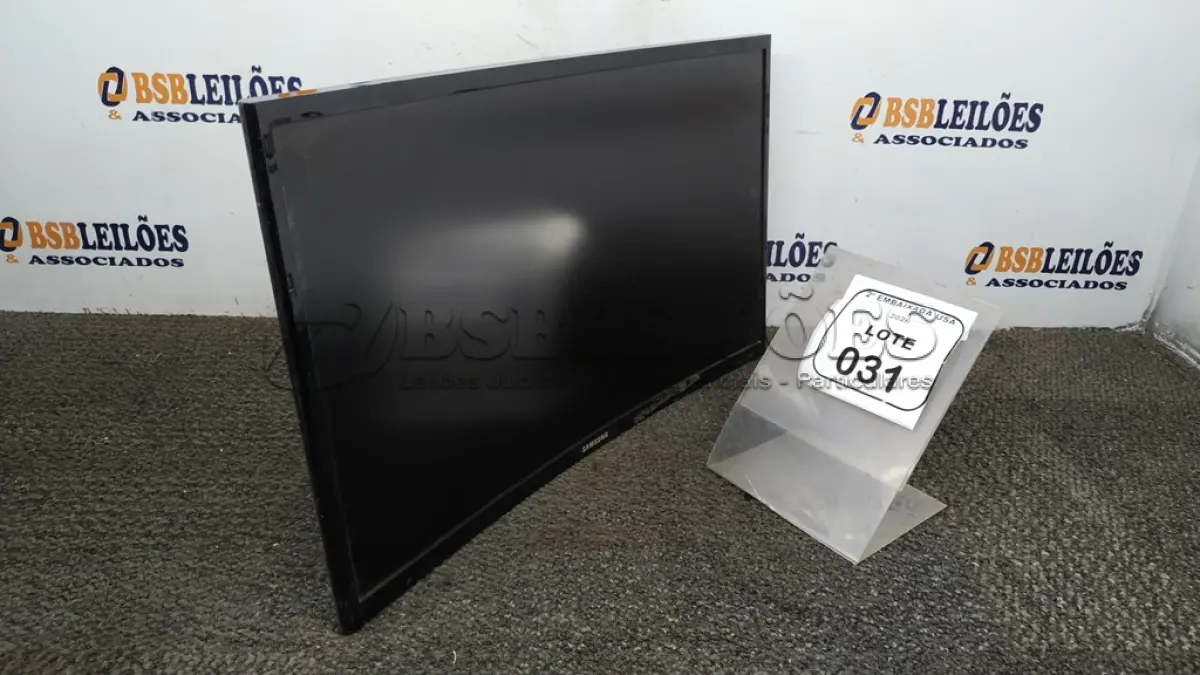 LOTE 031 - 01 MONITOR 24” HDMI TELA CURVA SEM PÉ MARCA SAMSUNG. (NO ESTADO EM QUE SE ENCONTRA. SUJEITO A AVARIAS OCULTAS/VISÍVEIS.) AV9739D