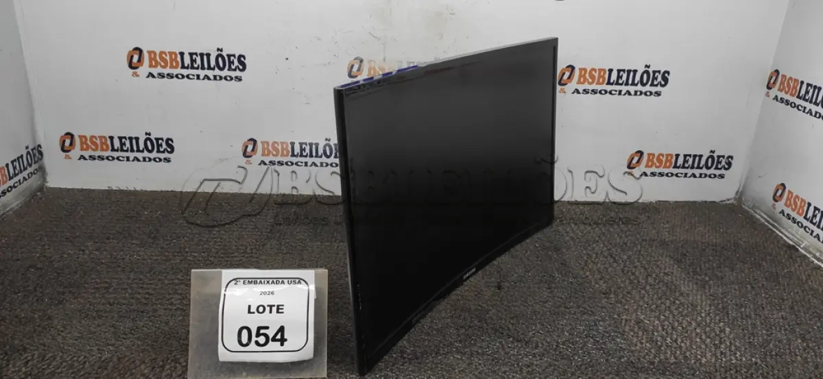 LOTE 054 - 01 MONITOR 24” TELA CURVA SEM PÉ MARCA SAMSUMG. (NO ESTADO EM QUE SE ENCONTRA. SUJEITO A AVARIAS OCULTAS/VISÍVEIS) AV9738R