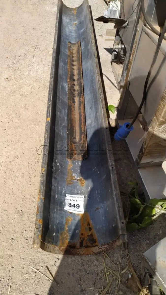 LOTE 349 - 01 PAR DE FORMA EM FERRO PARA COLUNA REDONDA. (NO ESTADO) ATENÇÃO! FAZER A VISITAÇÃO ANTES DE ARREMATAR, NÃO SABEMOS SE FUNCIONA, LEILÃO NÃO TEM GARANTIA E NEM DEVOLUÇÃO, SUJEITO A POSSÍVEIS AVARIAS VISÍVEIS/OCULTAS E/OU AUSÊNCIA DE COMPONENTES.