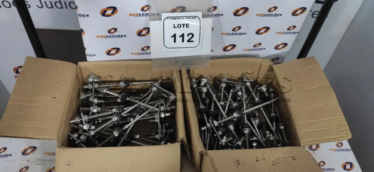 LOTE 112 - 02 CAIXAS COM PARAFUSOS DE FIXAÇÃO METÁLICO M10 X 250MM AÇO INOX.  (NO ESTADO) ATENÇÃO! FAZER A VISITAÇÃO ANTES DE ARREMATAR, NÃO SABEMOS SE FUNCIONA, LEILÃO NÃO TEM GARANTIA E NEM DEVOLUÇÃO, SUJEITO A POSSÍVEIS AVARIAS VISÍVEIS/OCULTAS E/OU AUSÊNCIA DE COMPONENTES.