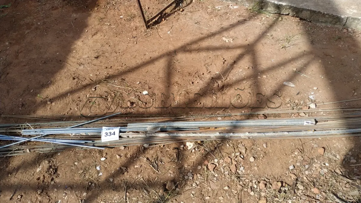 LOTE 334 - 01 LOTE COM BARRAS ROSCADAS. (NO ESTADO) ATENÇÃO! FAZER A VISITAÇÃO ANTES DE ARREMATAR, NÃO SABEMOS SE FUNCIONA, LEILÃO NÃO TEM GARANTIA E NEM DEVOLUÇÃO, SUJEITO A POSSÍVEIS AVARIAS VISÍVEIS/OCULTAS E/OU AUSÊNCIA DE COMPONENTES.