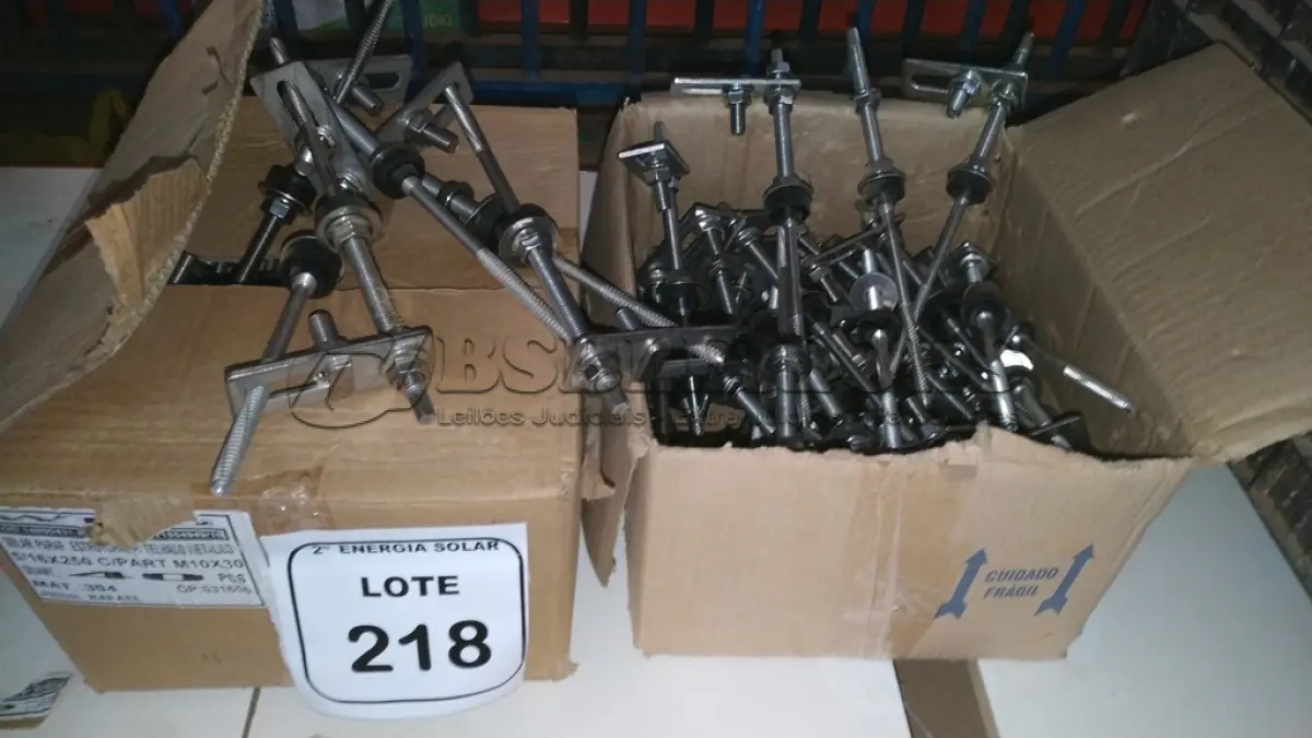 LOTE 218 - 02 CAIXAS COM PARAFUSOS DE FIXAÇÃO METÁLICO M10 X 250MM AÇO INOX.  (NO ESTADO) ATENÇÃO! FAZER A VISITAÇÃO ANTES DE ARREMATAR, NÃO SABEMOS SE FUNCIONA, LEILÃO NÃO TEM GARANTIA E NEM DEVOLUÇÃO, SUJEITO A POSSÍVEIS AVARIAS VISÍVEIS/OCULTAS E/OU AUSÊNCIA DE COMPONENTES.