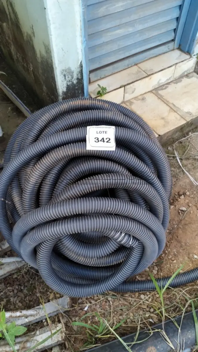 LOTE 342 - 01 LOTE COM MANGUEIRAS CORRUGADAS. (NO ESTADO) ATENÇÃO! FAZER A VISITAÇÃO ANTES DE ARREMATAR, NÃO SABEMOS SE FUNCIONA, LEILÃO NÃO TEM GARANTIA E NEM DEVOLUÇÃO, SUJEITO A POSSÍVEIS AVARIAS VISÍVEIS/OCULTAS E/OU AUSÊNCIA DE COMPONENTES.